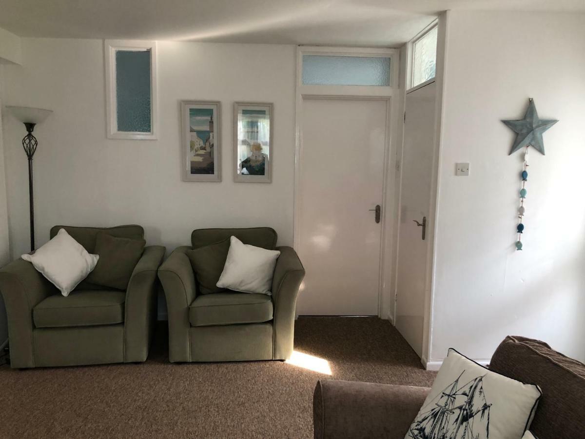 Hidden Treasure Apartment New Quay Екстериор снимка